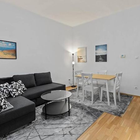 Modern Apartment Close To Center - 2Br ウィーン エクステリア 写真