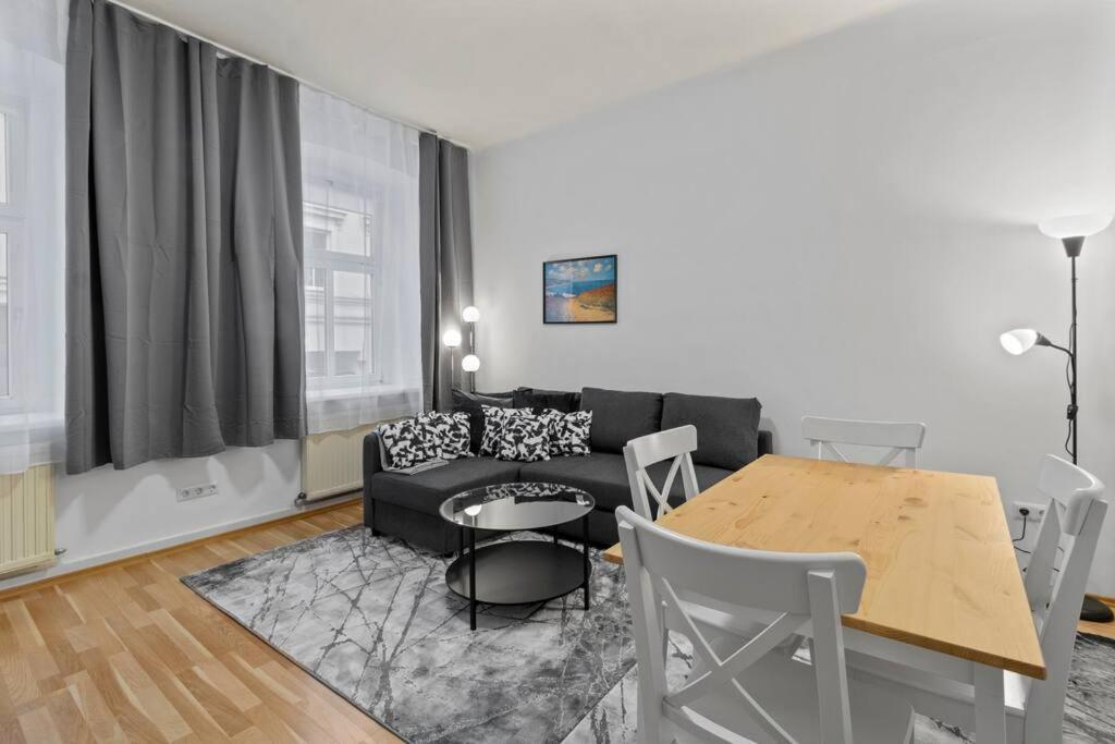 Modern Apartment Close To Center - 2Br ウィーン エクステリア 写真