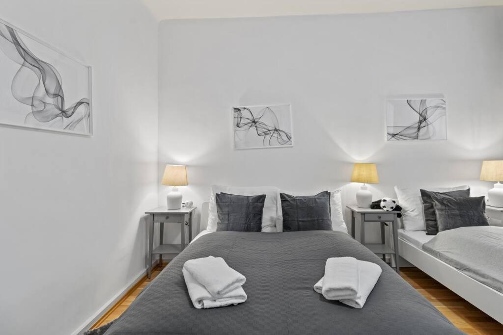 Modern Apartment Close To Center - 2Br ウィーン エクステリア 写真