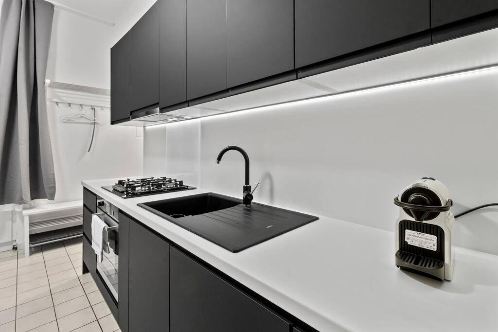 Modern Apartment Close To Center - 2Br ウィーン エクステリア 写真